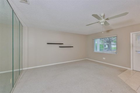Condo in Sun City Center, Florida, 2 bedrooms  № 1904578 - photo 7