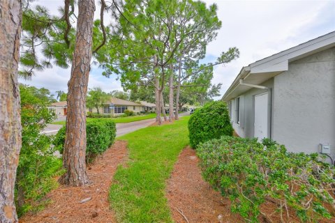 Condo in Sun City Center, Florida, 2 bedrooms  № 1904578 - photo 30