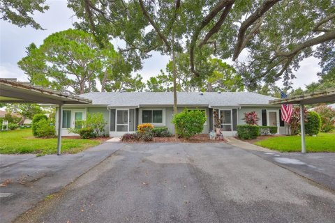Condo in Sun City Center, Florida, 2 bedrooms  № 1904578 - photo 1