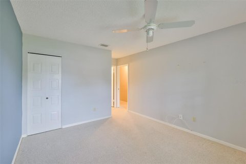 Condo in Sun City Center, Florida, 2 bedrooms  № 1904578 - photo 22