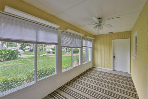 Condo in Sun City Center, Florida, 2 bedrooms  № 1904578 - photo 28