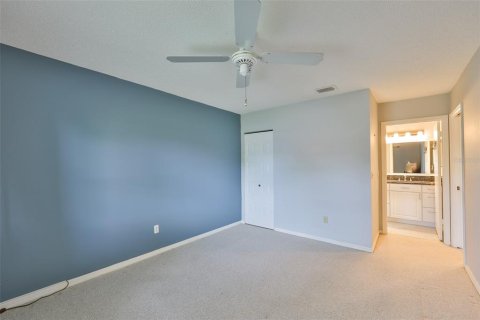 Condo in Sun City Center, Florida, 2 bedrooms  № 1904578 - photo 21
