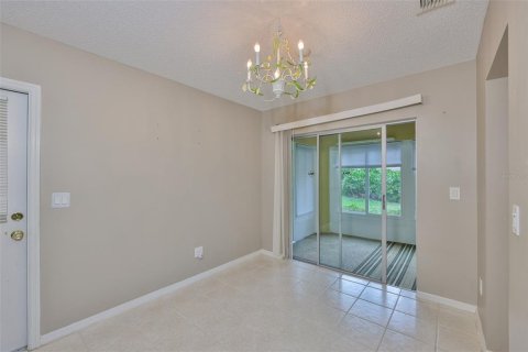 Condo in Sun City Center, Florida, 2 bedrooms  № 1904578 - photo 10