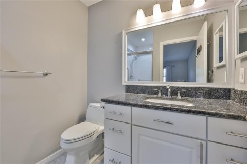 Condo in Sun City Center, Florida, 2 bedrooms  № 1904578 - photo 24