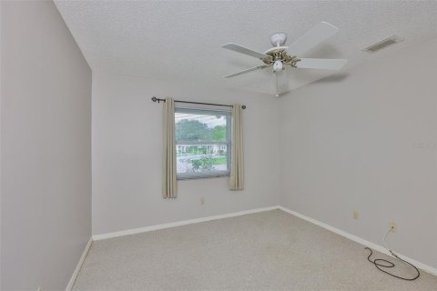 Condo in Sun City Center, Florida, 2 bedrooms  № 1904578 - photo 19