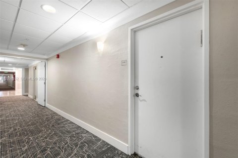 Copropriété à louer à Sunny Isles Beach, Floride: 2 chambres, 92.9 m2 № 2168160 - photo 21