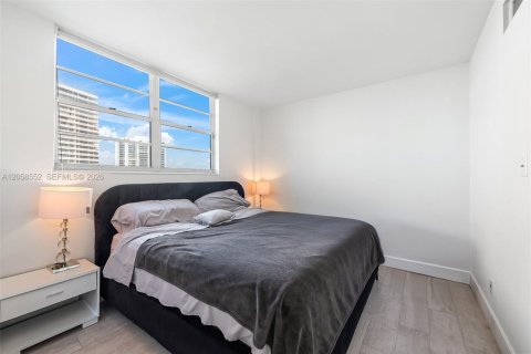 Copropriété à louer à Sunny Isles Beach, Floride: 2 chambres, 92.9 m2 № 2168160 - photo 9