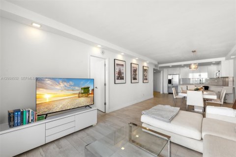 Copropriété à louer à Sunny Isles Beach, Floride: 2 chambres, 92.9 m2 № 2168160 - photo 3