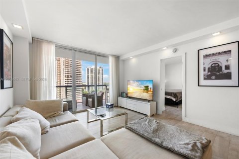 Copropriété à louer à Sunny Isles Beach, Floride: 2 chambres, 92.9 m2 № 2168160 - photo 8