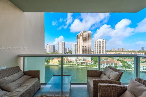 Copropriété à louer à Sunny Isles Beach, Floride: 2 chambres, 92.9 m2 № 2168160 - photo 15
