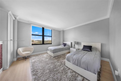 Condominio en venta en Bal Harbour, Florida, 2 dormitorios, 180.42 m2 № 1861724 - foto 18