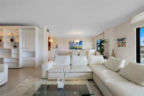 Condominio en venta en Bal Harbour, Florida, 2 dormitorios, 180.42 m2 № 1861724 - foto 8