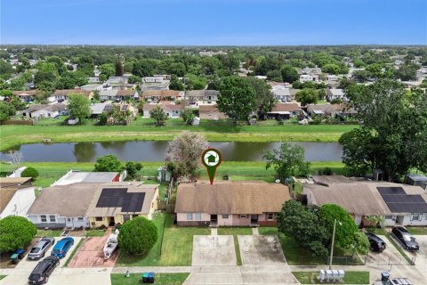 Duplex in Orlando, Florida 3 bedrooms, 92.72 sq.m. № 2221549 - photo 14