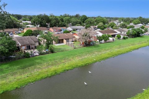 Duplex in Orlando, Florida 3 bedrooms, 92.72 sq.m. № 2221549 - photo 23