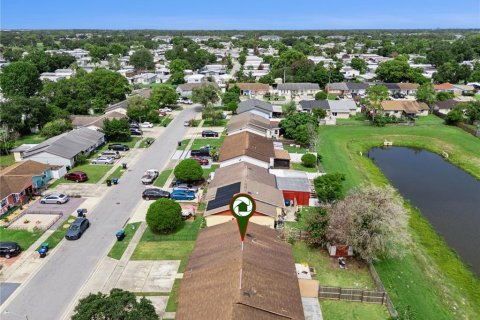 Duplex in Orlando, Florida 3 bedrooms, 92.72 sq.m. № 2221549 - photo 13