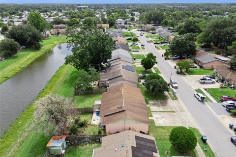 Duplex in Orlando, Florida 3 bedrooms, 92.72 sq.m. № 2221549 - photo 16
