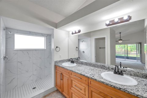 House in Brandon, Florida 4 bedrooms, 193.24 sq.m. № 1853348 - photo 20
