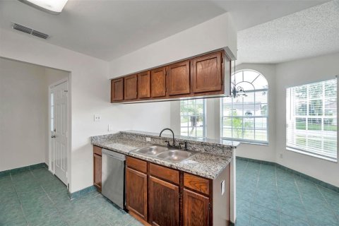 House in Brandon, Florida 4 bedrooms, 193.24 sq.m. № 1853348 - photo 10