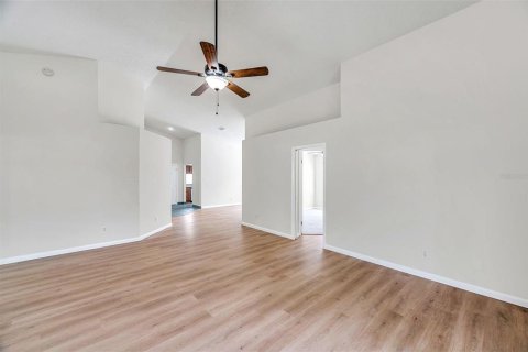 House in Brandon, Florida 4 bedrooms, 193.24 sq.m. № 1853348 - photo 5