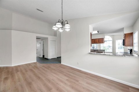 House in Brandon, Florida 4 bedrooms, 193.24 sq.m. № 1853348 - photo 8