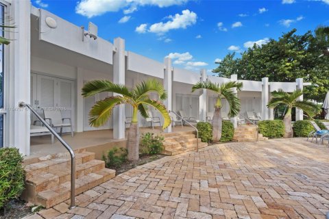 Condominio en venta en Miami Beach, Florida, 14.12 m2 № 1692334 - foto 2