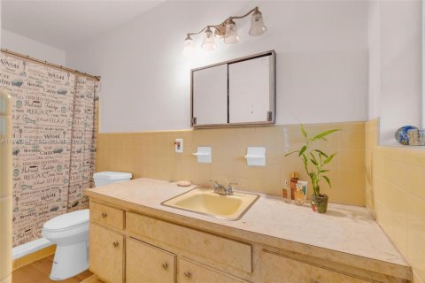 Купить виллу или дом в Норт-Майами, Флорида 4 спальни, 201.69м2, № 1956448 - фото 23