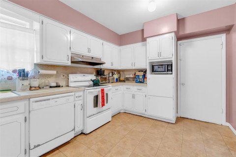 Купить виллу или дом в Норт-Майами, Флорида 4 спальни, 201.69м2, № 1956448 - фото 4