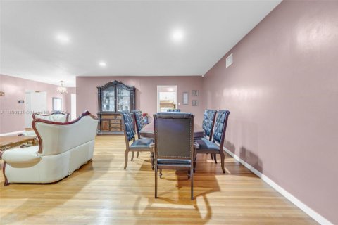 Купить виллу или дом в Норт-Майами, Флорида 4 спальни, 201.69м2, № 1956448 - фото 20