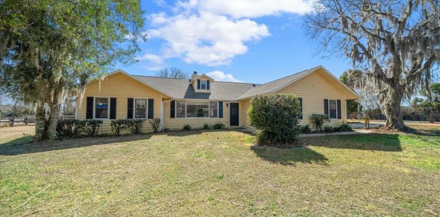 Casa en Ocala, Florida 3 dormitorios, 185.8 m2 № 2416461