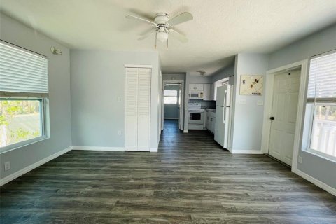 House in Englewood, Florida 1 bedroom, 51.65 sq.m. № 1769320 - photo 3
