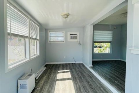 House in Englewood, Florida 1 bedroom, 51.65 sq.m. № 1769320 - photo 5