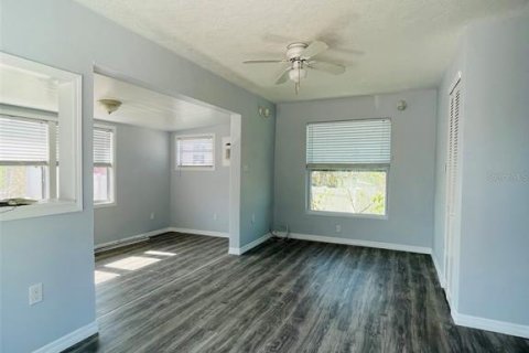 House in Englewood, Florida 1 bedroom, 51.65 sq.m. № 1769320 - photo 2