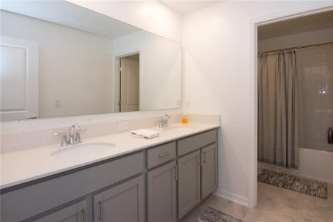 House in Kissimmee, Florida 5 bedrooms, 296.64 sq.m. № 1579080 - photo 14