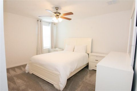 House in Kissimmee, Florida 5 bedrooms, 296.64 sq.m. № 1579080 - photo 15