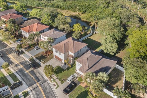 Villa ou maison à vendre à Pembroke Pines, Floride: 4 chambres, 184.13 m2 № 2048673 - photo 28