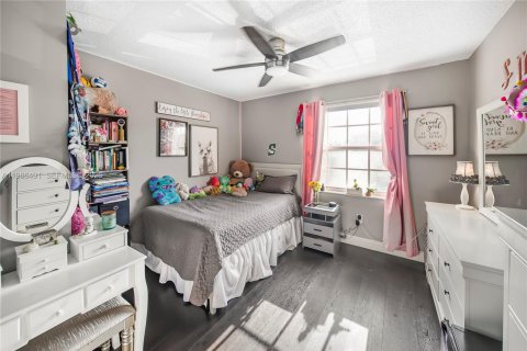 Villa ou maison à vendre à Pembroke Pines, Floride: 4 chambres, 184.13 m2 № 2048673 - photo 16