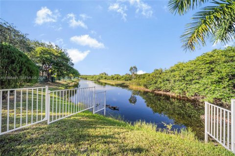 Villa ou maison à vendre à Pembroke Pines, Floride: 4 chambres, 184.13 m2 № 2048673 - photo 22