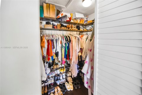 Villa ou maison à vendre à Pembroke Pines, Floride: 4 chambres, 184.13 m2 № 2048673 - photo 14