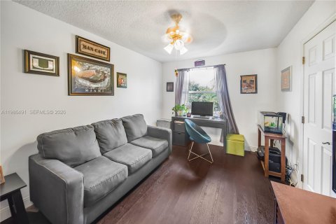 Villa ou maison à vendre à Pembroke Pines, Floride: 4 chambres, 184.13 m2 № 2048673 - photo 15