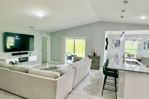 House in Port Charlotte, Florida 3 bedrooms, 144 sq.m. № 1791347 - photo 6
