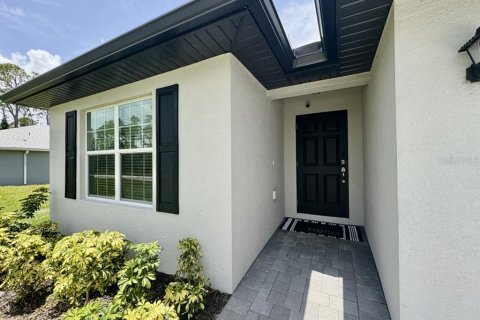 House in Port Charlotte, Florida 3 bedrooms, 144 sq.m. № 1791347 - photo 2