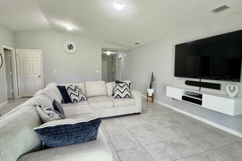 House in Port Charlotte, Florida 3 bedrooms, 144 sq.m. № 1791347 - photo 7