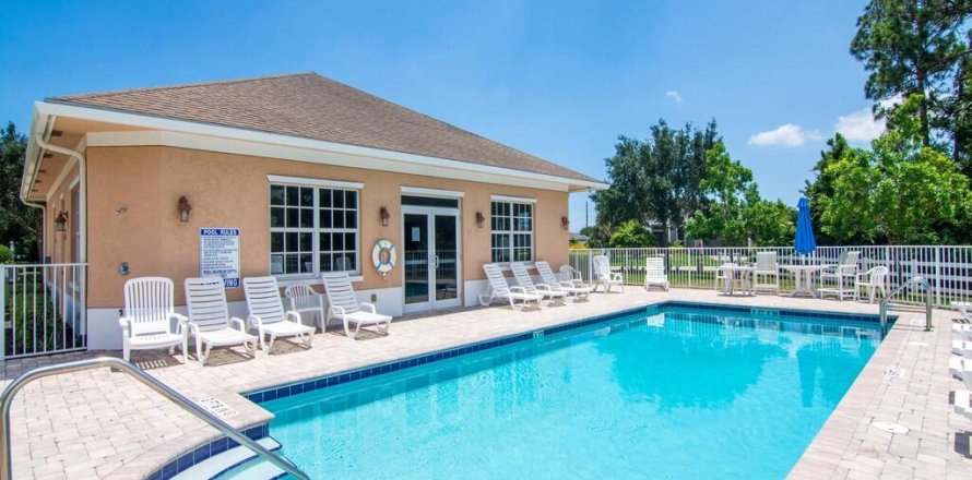 House in Vero Beach, Florida 4 bedrooms, 200.67 sq.m. № 1096283
