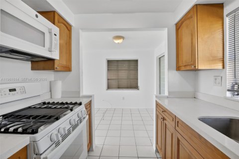 Casa en venta en Sunrise, Florida, 1 dormitorio, 75.99 m2 № 2025868 - foto 11