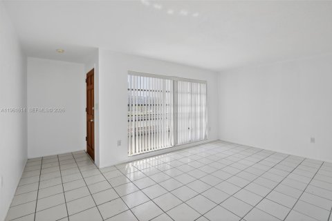 Casa en venta en Sunrise, Florida, 1 dormitorio, 75.99 m2 № 2025868 - foto 6