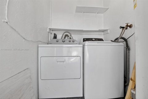 Casa en venta en Sunrise, Florida, 1 dormitorio, 75.99 m2 № 2025868 - foto 20