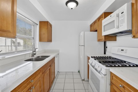 Casa en venta en Sunrise, Florida, 1 dormitorio, 75.99 m2 № 2025868 - foto 10