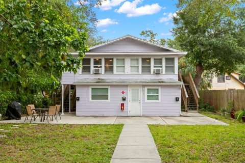 Commercial property in Saint Petersburg, Florida 4 bedrooms, 160.16 sq.m. № 1746595 - photo 2