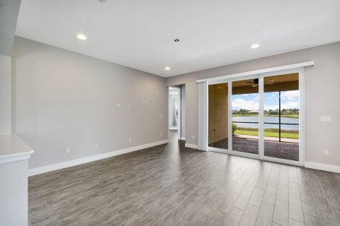 Casa en venta en Port St. Lucie, Florida, 3 dormitorios, 189.43 m2 № 2351128 - foto 17
