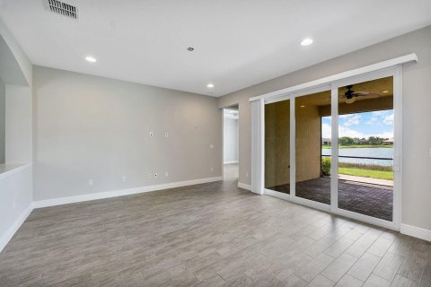 Casa en venta en Port St. Lucie, Florida, 3 dormitorios, 189.43 m2 № 2351128 - foto 18